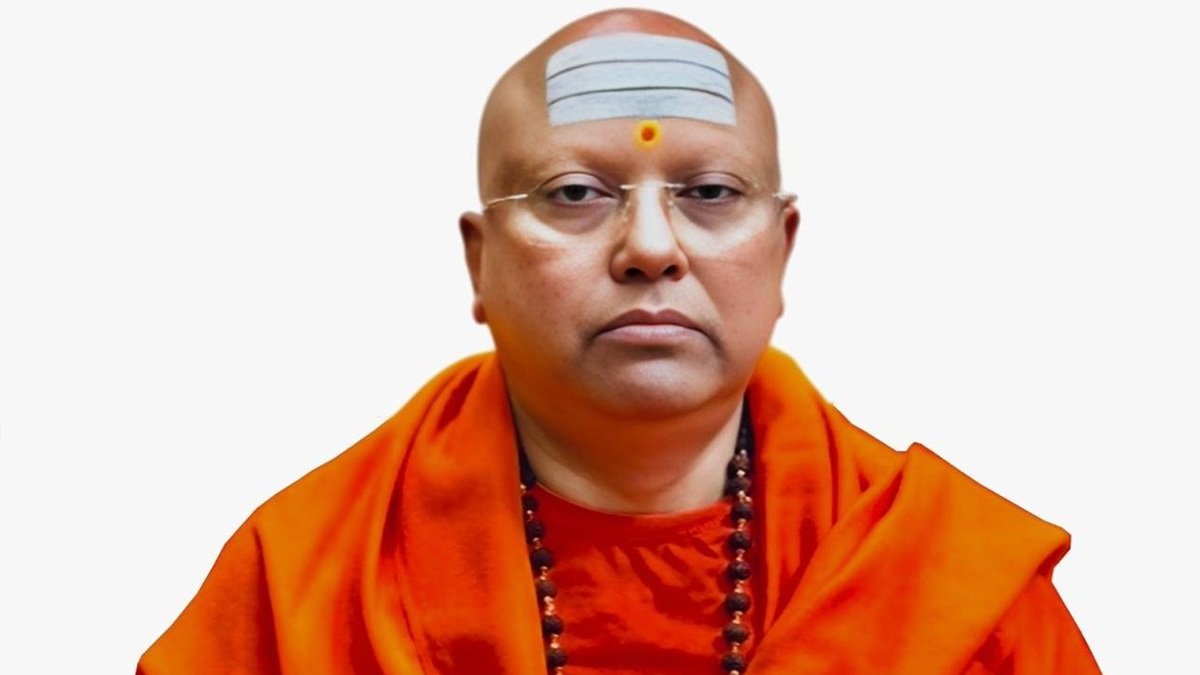 स्वामी चैतन्यनंद सरस्वती ने छात्रों को भद्दा संदेश भेजने का आरोप लगाया: 'बेबी, आई लव यू'