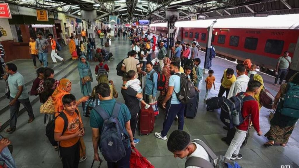 24 अक्टूबर को बिहार के लिए छठ पूजा विशेष ट्रेनें: पूरी सूची यहां देखें