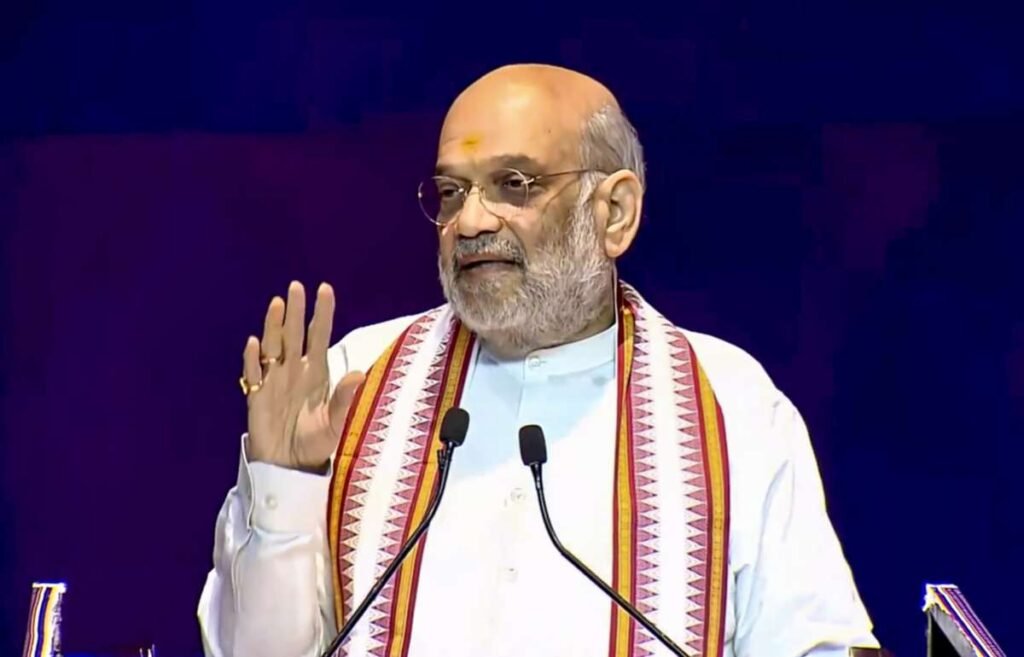 हर राज्य में भगोड़ों के लिए विशेष जेल बनाएं, रेड नोटिस जारी होने पर पासपोर्ट रद्द करें: अमित शाह हर राज्य में भगोड़ों के लिए विशेष जेल बनाएं, रेड नोटिस जारी होने पर पासपोर्ट रद्द करें: अमित शाह