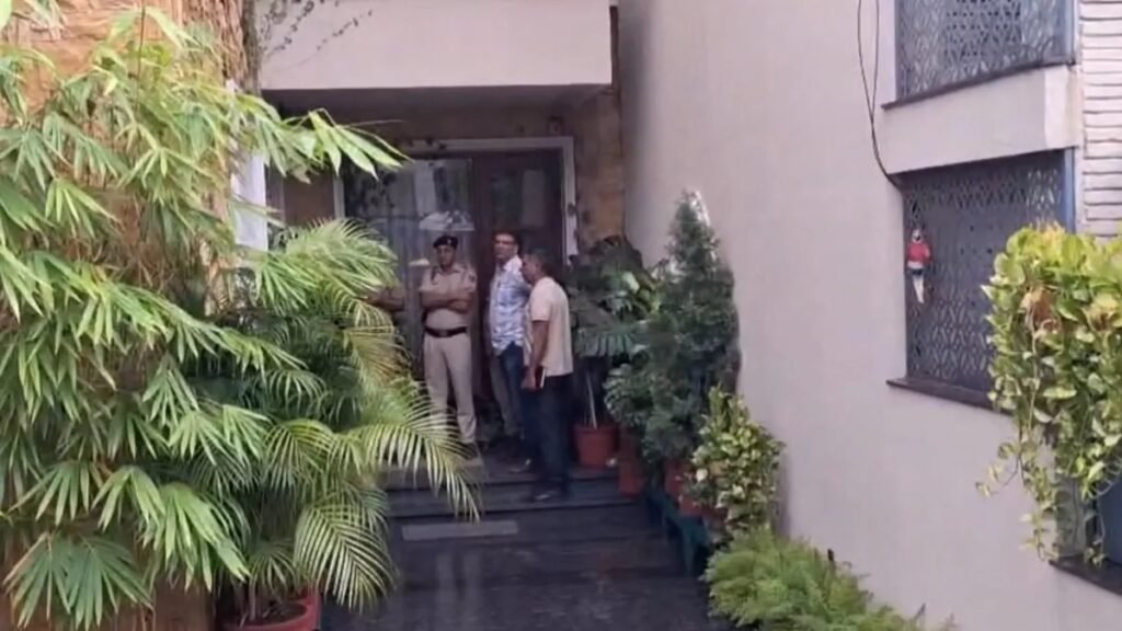 हरियाणा के आईपीएस अधिकारी वाई पूरन कुमार की मौत: 8 पन्नों के सुसाइड नोट में वरिष्ठ अधिकारियों पर मानसिक उत्पीड़न का आरोप लगाया गया है हरियाणा के आईपीएस अधिकारी वाई पूरन कुमार की मौत: 8 पन्नों के सुसाइड नोट में वरिष्ठ अधिकारियों पर मानसिक उत्पीड़न का आरोप लगाया गया है