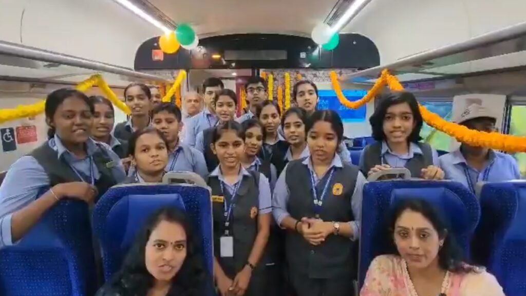 केरल के स्कूली छात्रों ने वंदे भारत पर गाया आरएसएस का गान, राजनीतिक विवाद छिड़ा; सरकार ने दिए जांच के आदेश