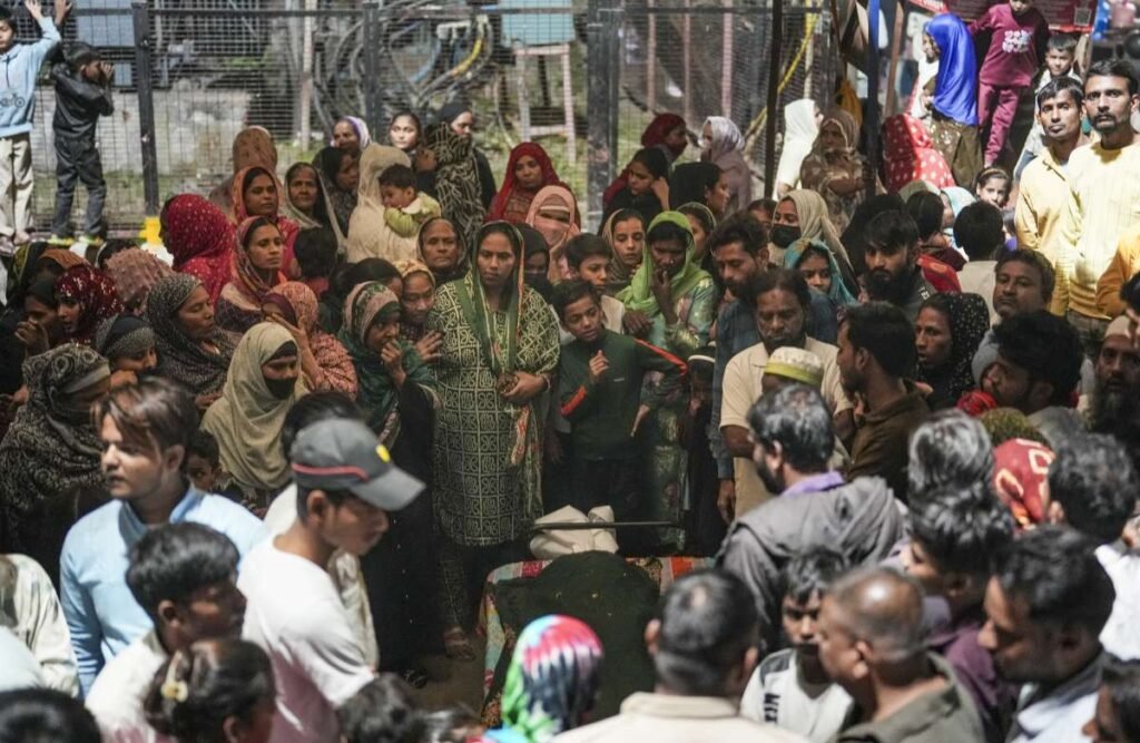 दिल्ली ब्लास्ट: चल रही थी बड़ी साजिश, दहशत में संदिग्धों ने लाल किले के पास किया विस्फोटक दिल्ली ब्लास्ट: चल रही थी बड़ी साजिश, दहशत में संदिग्धों ने लाल किले के पास किया विस्फोटक