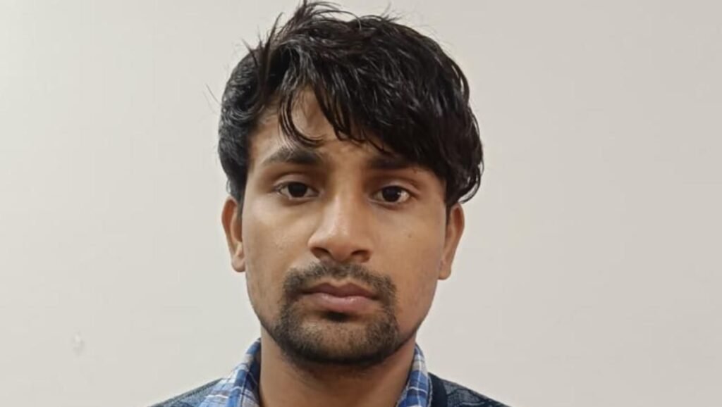 दिल्ली विस्फोट: एनआईए ने लाल किले पर कार बम विस्फोट करने वाले डॉ. उमर को शरण देने के आरोप में फरीदाबाद के एक व्यक्ति को गिरफ्तार किया दिल्ली विस्फोट: एनआईए ने लाल किले पर कार बम विस्फोट करने वाले डॉ. उमर को शरण देने के आरोप में फरीदाबाद के एक व्यक्ति को गिरफ्तार किया