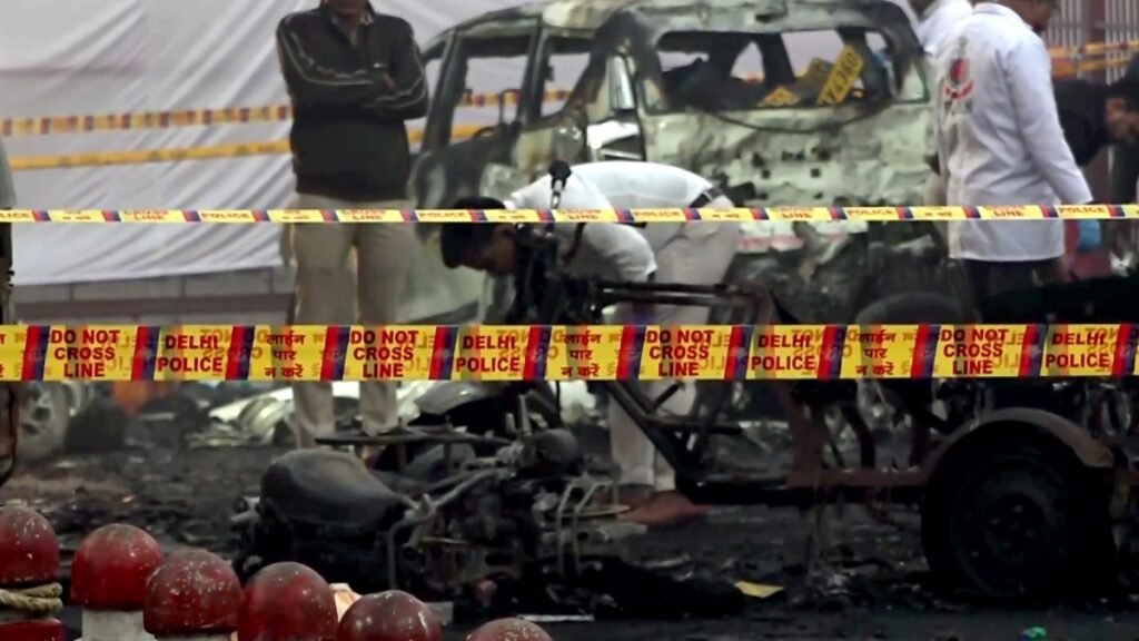 दिल्ली विस्फोट: सूत्रों का कहना है कि डीएनए पुष्टि करता है कि डॉ. उमर उस i20 कार को चला रहे थे जिसमें लाल किले के पास विस्फोट हुआ था दिल्ली विस्फोट: सूत्रों का कहना है कि डीएनए पुष्टि करता है कि डॉ. उमर उस i20 कार को चला रहे थे जिसमें लाल किले के पास विस्फोट हुआ था