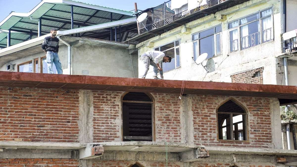 संजौली मस्जिद विवाद: अनशनकारियों को जूस पिलाकर खत्म कराया अनशन, संयुक्त समिति ने दिया प्रस्ताव
