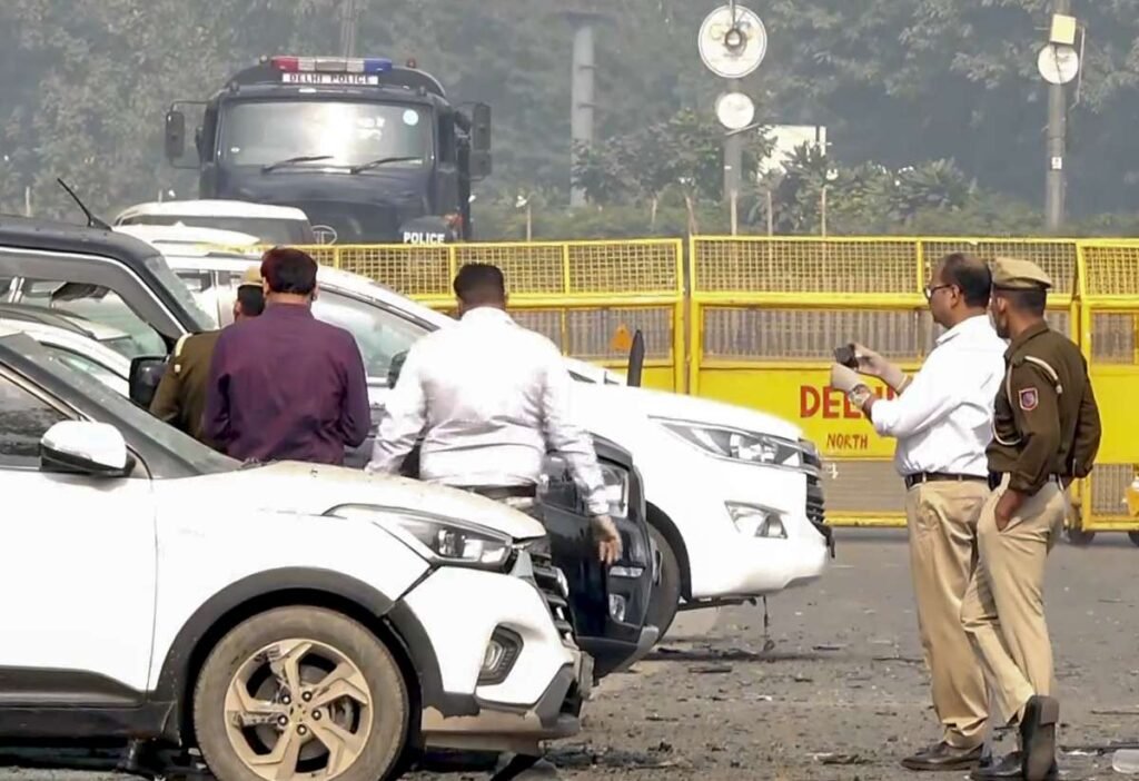 सुरक्षा एजेंसियां ​​लाल किला विस्फोट के पीछे जैश-ए-मोहम्मद, एजीएच से जुड़े डॉक्टरों, मौलवियों के नेटवर्क का पता कैसे लगाती हैं?