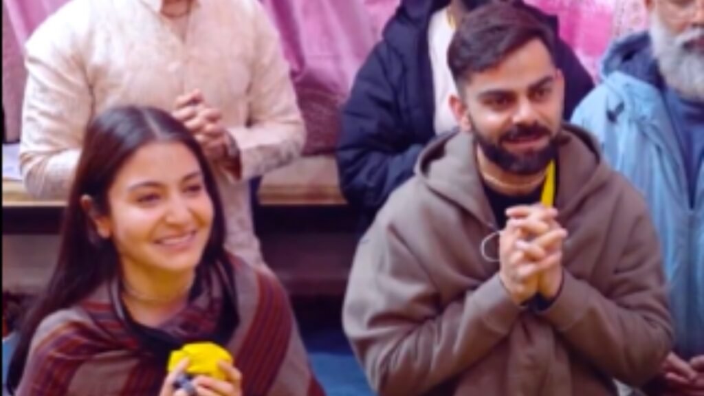अनुष्का शर्मा और विराट कोहली ने वृन्दावन में प्रेमानंद जी महाराज के आश्रम का दौरा किया | घड़ी