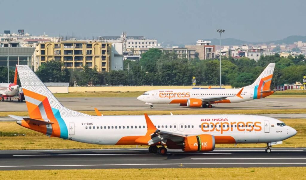 दिल्ली हवाई अड्डे पर यात्री द्वारा मारपीट के आरोप के बाद एयर इंडिया एक्सप्रेस ने पायलट को ड्यूटी से हटा दिया