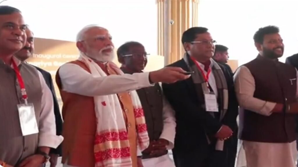 पीएम मोदी ने गुवाहाटी हवाई अड्डे के नए टर्मिनल का उद्घाटन किया, कांग्रेस पर पूर्वोत्तर की उपेक्षा का आरोप लगाया