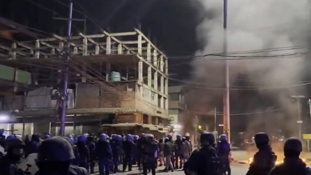 नेमचा किपगेन और लोसी दिखो के डिप्टी सीएम पद की शपथ लेने के खिलाफ मणिपुर के चुराचांदपुर में ताजा हिंसा