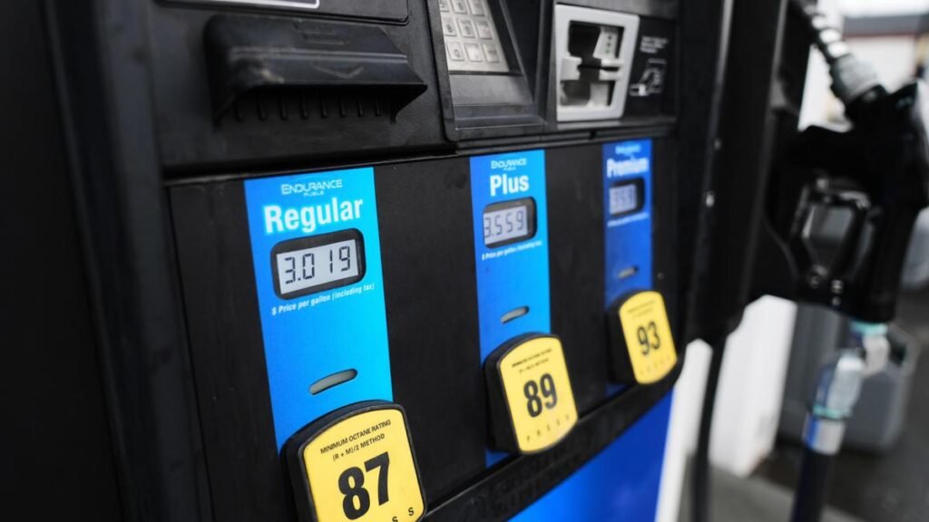 ईंधन आपूर्ति पर प्रभाव को बचाने के लिए भारत शिपिंग बीमा के लिए बहुपक्षीय एजेंसियों, यूएस डीएफसी के संपर्क में है