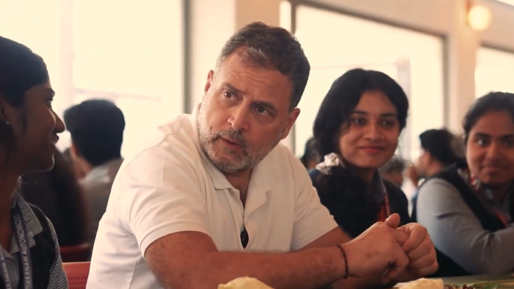 'ऐसे परिवार में पले-बढ़े जहां महिलाएं बॉस थीं': राहुल गांधी ने छात्रों से कहा