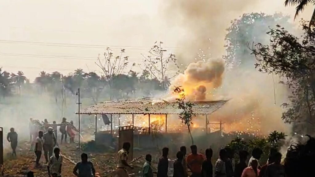 काकीनाडा पटाखा विस्फोट से पता चलता है कि कैसे प्रणालीगत चूक के कारण बमुश्किल पांच महीने में दूसरी त्रासदी हुई