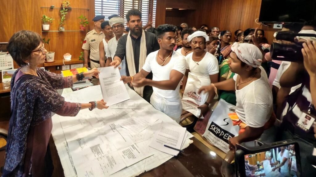 गोवा में हरे से भूरे रंग तक गोवा में हरे से भूरे रंग तक