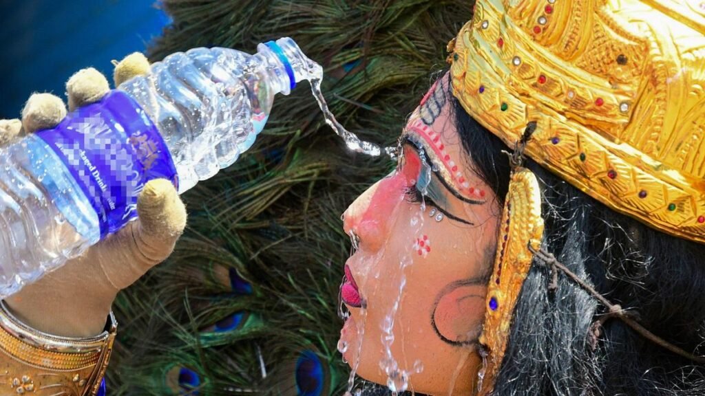 जब कला सूरज के नीचे मुरझा जाती है