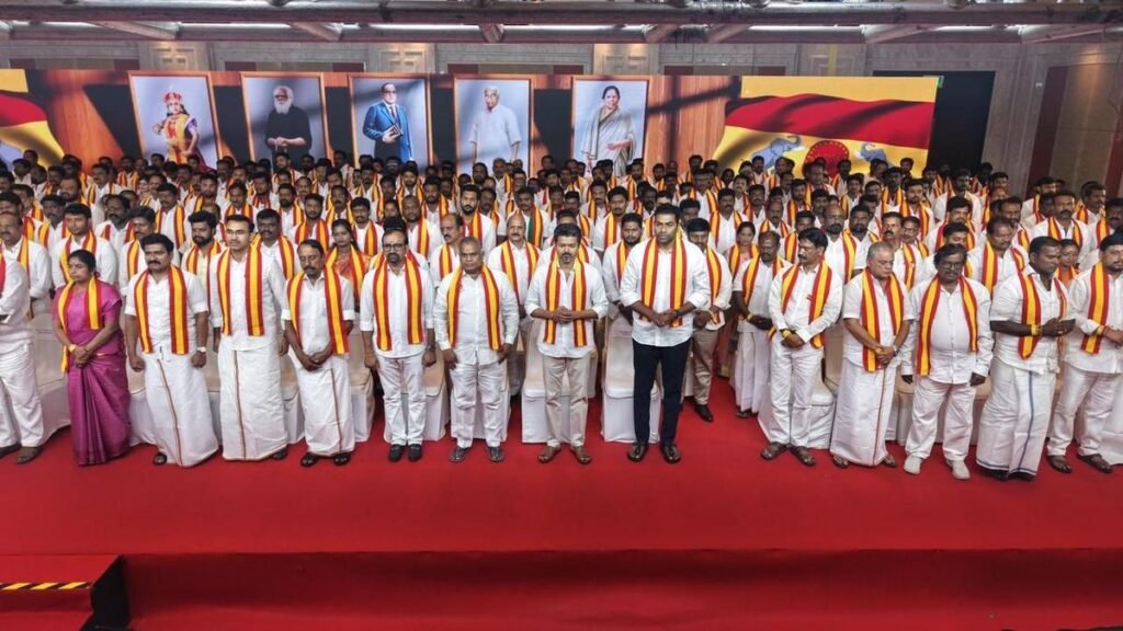 टीवीके प्रमुख विजय टीएन विधानसभा चुनाव में चुनावी शुरुआत करते हुए पेरम्बूर, तिरुचि पूर्व निर्वाचन क्षेत्रों से चुनाव लड़ेंगे टीवीके प्रमुख विजय टीएन विधानसभा चुनाव में चुनावी शुरुआत करते हुए पेरम्बूर, तिरुचि पूर्व निर्वाचन क्षेत्रों से चुनाव लड़ेंगे