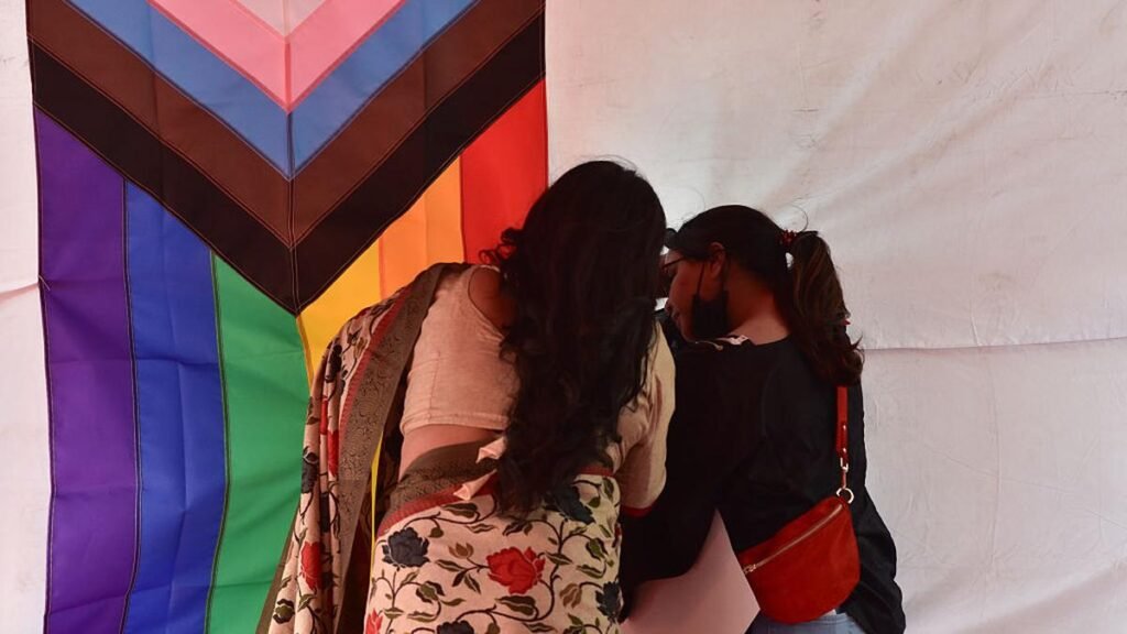 ट्रांसजेंडर व्यक्ति अधिनियम और पहचान का प्रश्न: ट्रांस जीवन को कौन परिभाषित करता है?