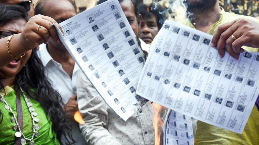 ड्राफ्ट रोल के प्रकाशन के कुछ दिनों बाद भी पश्चिम बंगाल में एसआईआर का विरोध जारी है