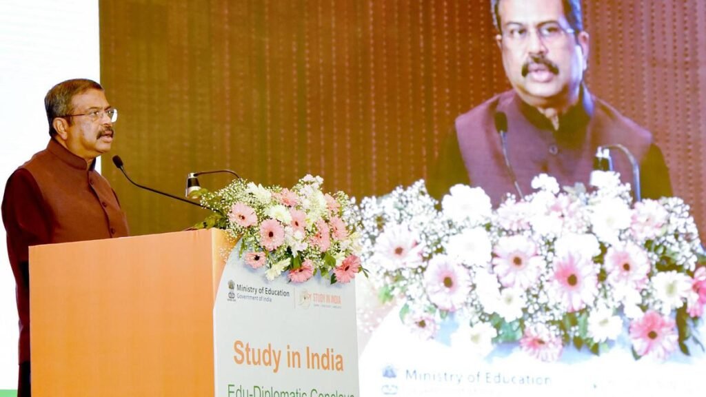 धर्मेंद्र प्रधान ने शिक्षा में अंतरराष्ट्रीय सहयोग की वकालत की धर्मेंद्र प्रधान ने शिक्षा में अंतरराष्ट्रीय सहयोग की वकालत की