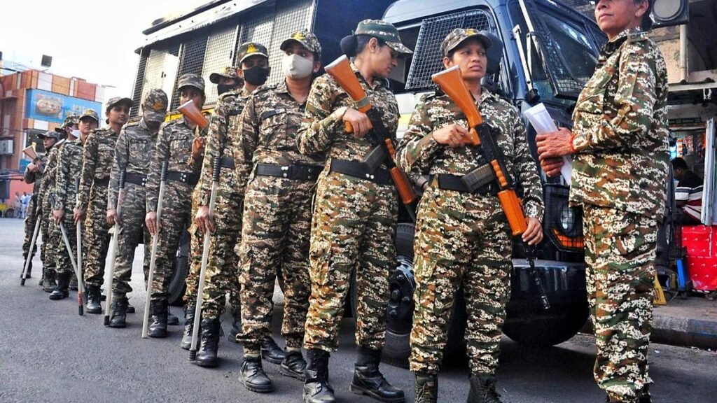 पश्चिम बंगाल को चरणबद्ध तैनाती में 2,400 सीएपीएफ कंपनियां मिलने की संभावना है पश्चिम बंगाल को चरणबद्ध तैनाती में 2,400 सीएपीएफ कंपनियां मिलने की संभावना है