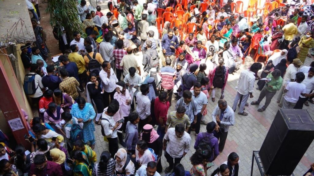 बल्लारी में मेगा जॉब फेयर एक हजार से अधिक उम्मीदवारों को नौकरी प्रदान करता है बल्लारी में मेगा जॉब फेयर एक हजार से अधिक उम्मीदवारों को नौकरी प्रदान करता है