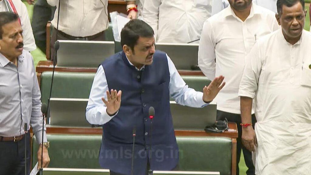 महाराष्ट्र विधानमंडल ने धर्म स्वातंत्र्य विधेयक को कैसे मंजूरी दी और अधिकतर विपक्षी दलों ने इसका विरोध क्यों नहीं किया?