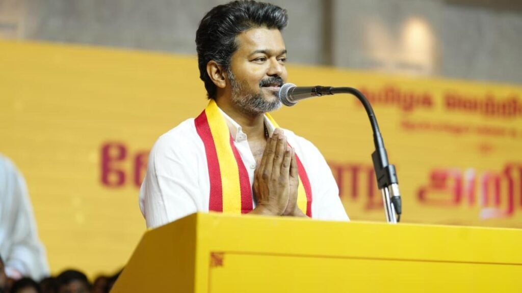 विजय दोहरे मुकाबलों में रुचि रखने वाले तमिलनाडु के राजनेताओं के नक्शेकदम पर चलते हैं