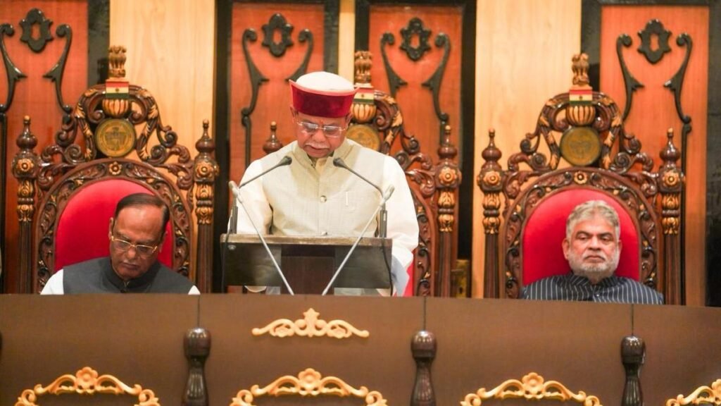 सरकार. राज्यपाल ने कहा, बुनियादी ढांचे और औद्योगिक विकास पर भारी जोर दिया गया है सरकार. राज्यपाल ने कहा, बुनियादी ढांचे और औद्योगिक विकास पर भारी जोर दिया गया है