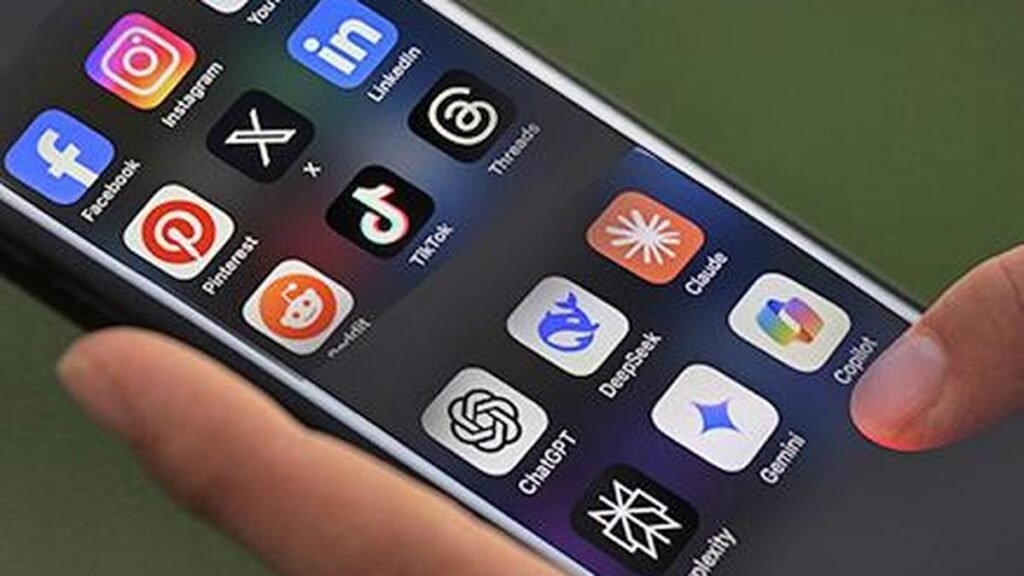 सोशल मीडिया उपयोगकर्ताओं को कवर करने के लिए केंद्र की नजर नए विनियमन पर है सोशल मीडिया उपयोगकर्ताओं को कवर करने के लिए केंद्र की नजर नए विनियमन पर है