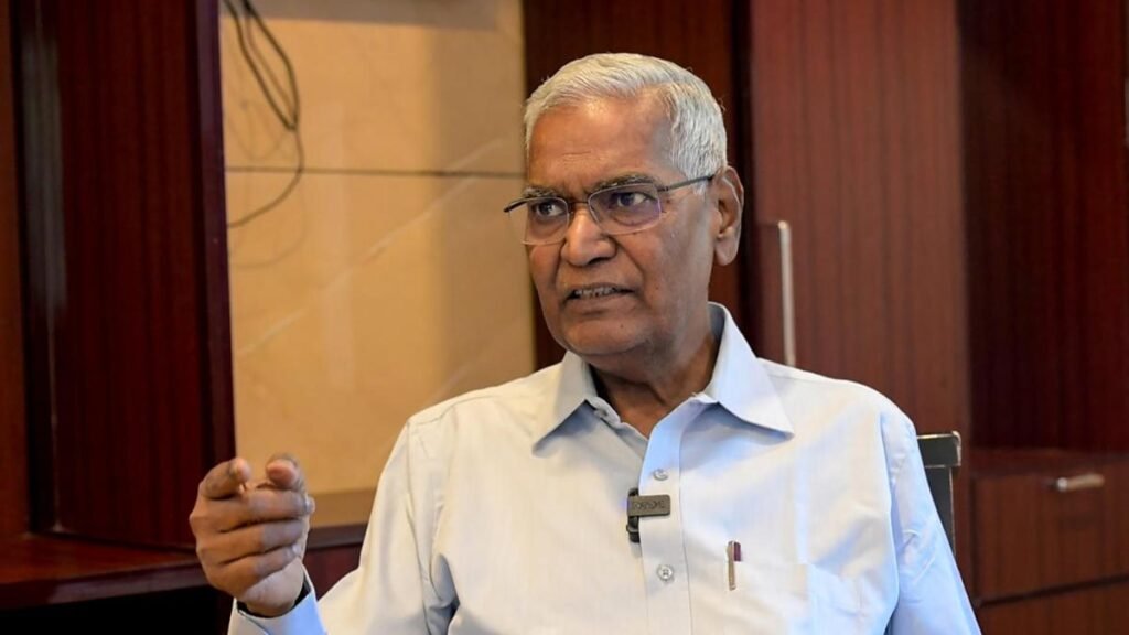 डी. राजा कहते हैं, कांग्रेस राजनीतिक रूप से अक्षम और वैचारिक रूप से दिवालिया है