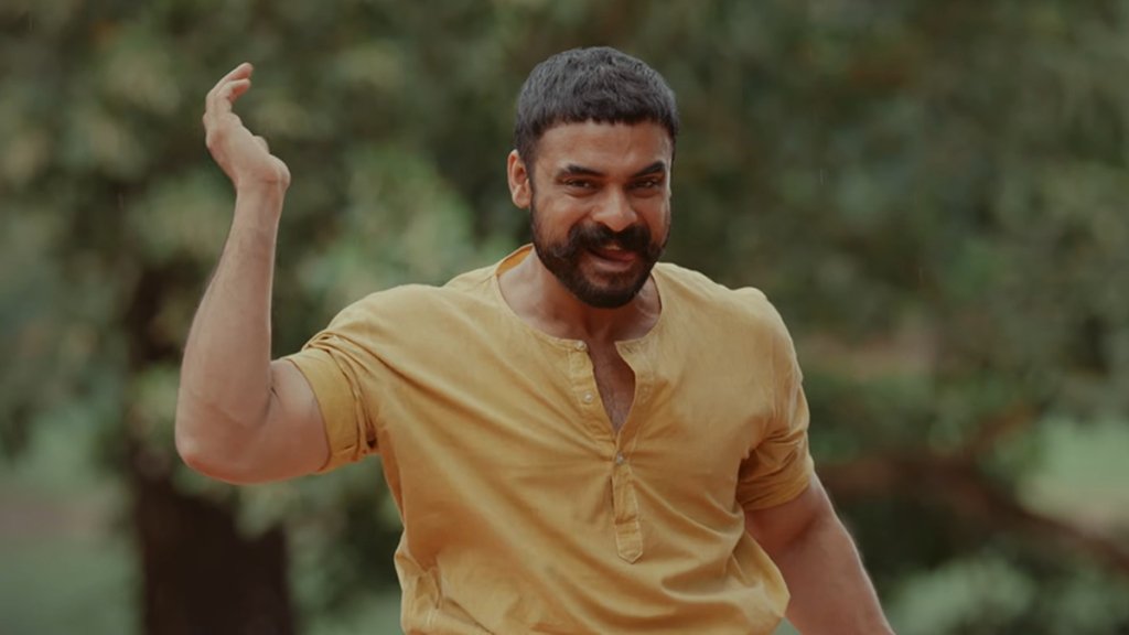 'पल्लीचट्टंबी' फिल्म समीक्षा: टोविनो थॉमस का ऐतिहासिक पीरियड ड्रामा भारी-भरकम दृष्टिकोण से पूर्ववत