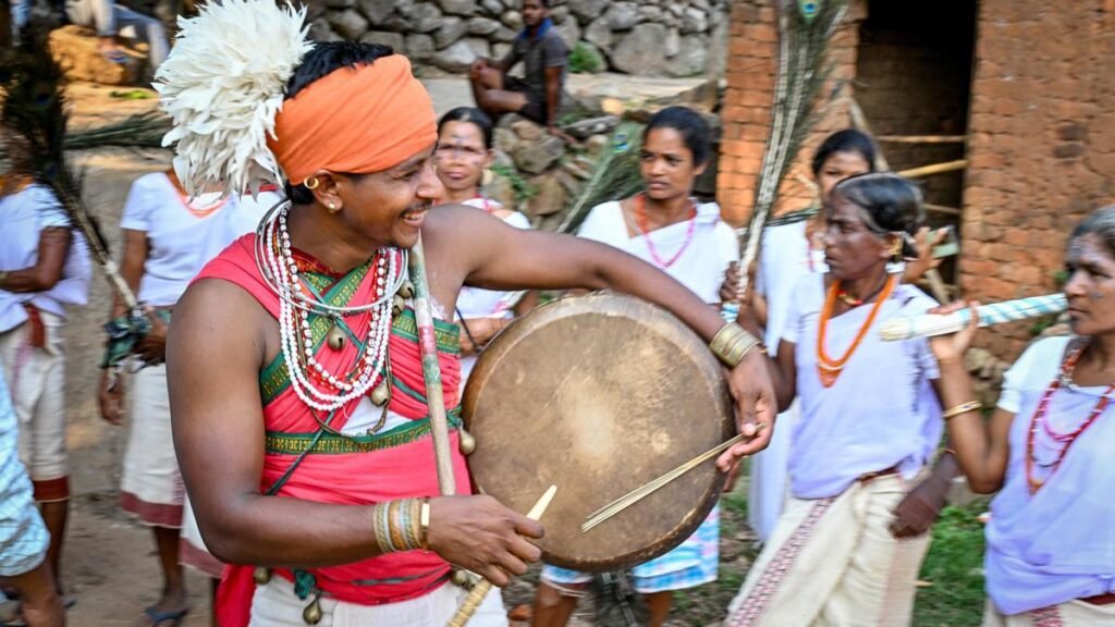 फ्रेम्स में समाचार: संक्रमण में परंपराएँ