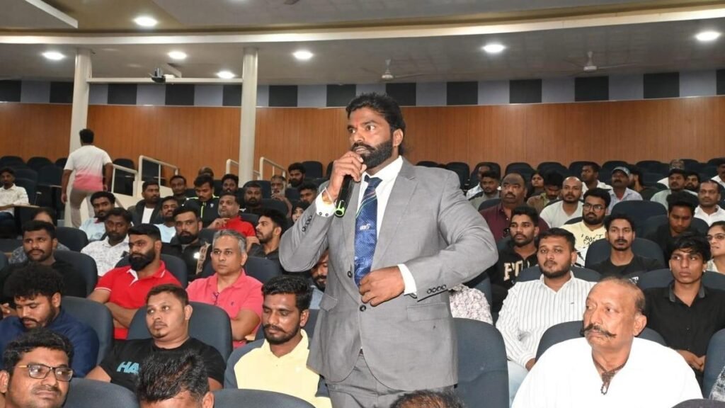 लव जिहाद के खिलाफ विरोध प्रदर्शन के बाद पुलिस ने जिम मालिकों की बैठक बुलाई