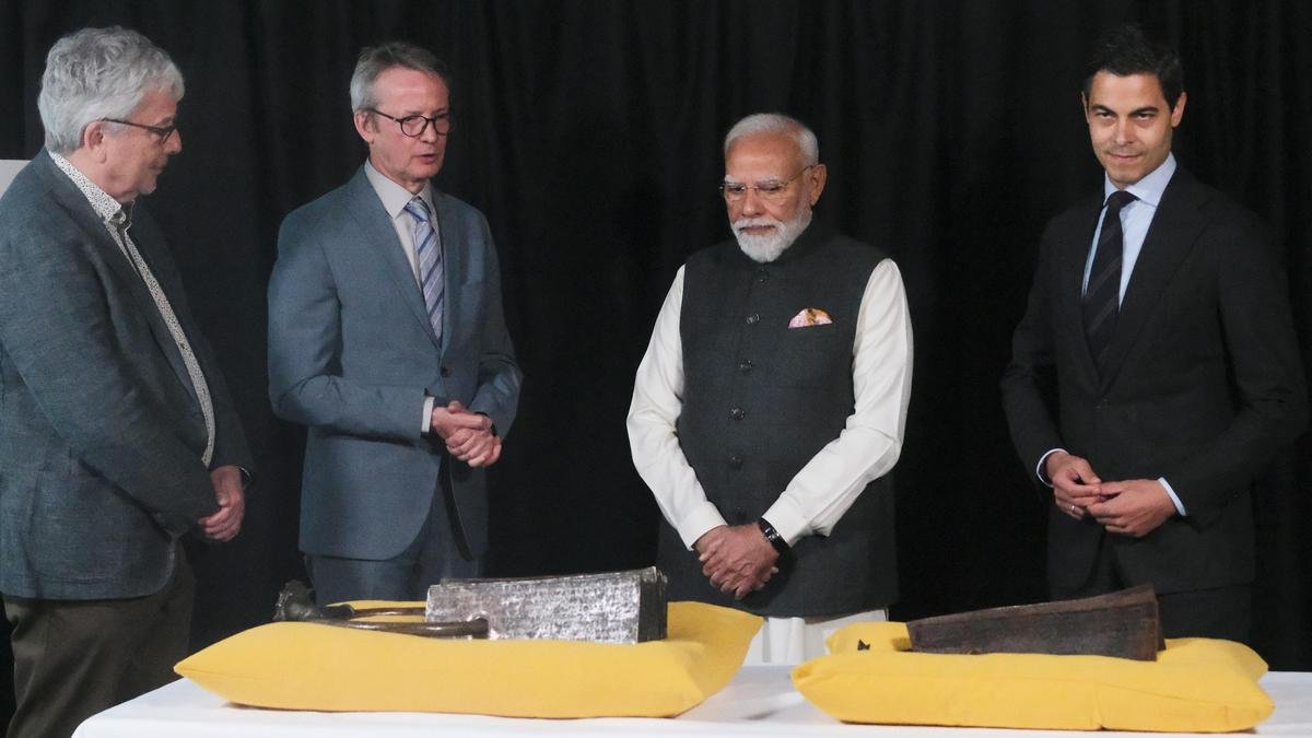 1862 से लीडेन विश्वविद्यालय के कब्जे में चोल-युग की अनाईमंगलम प्लेट्स, भारत लौट आईं