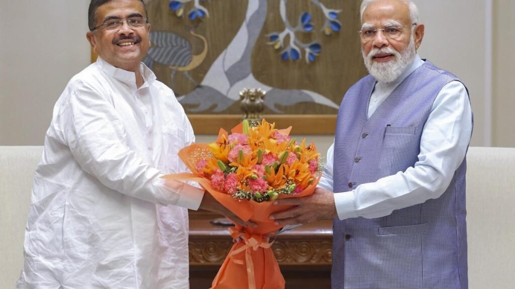 कार्यभार संभालने के बाद पहली बार दिल्ली दौरे पर बंगाल की मुख्यमंत्री, राष्ट्रपति, प्रधानमंत्री और गृह मंत्री से की मुलाकात कार्यभार संभालने के बाद पहली बार दिल्ली दौरे पर बंगाल की मुख्यमंत्री, राष्ट्रपति, प्रधानमंत्री और गृह मंत्री से की मुलाकात