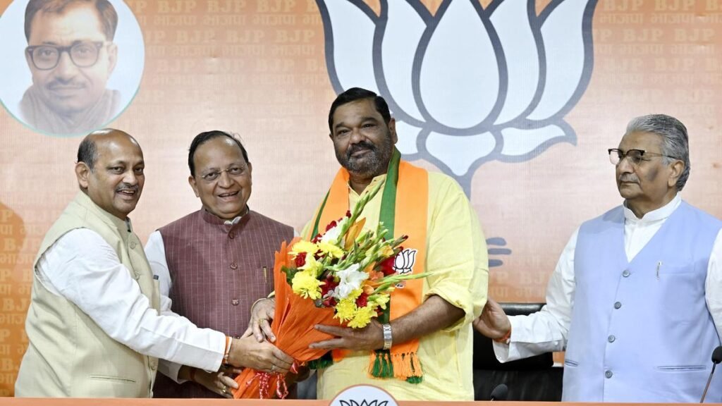 क्षेत्रीय पार्टी छोड़ने के एक दिन बाद बीजद के पूर्व सांसद देबाशीष सामंतराय भाजपा में शामिल हो गए