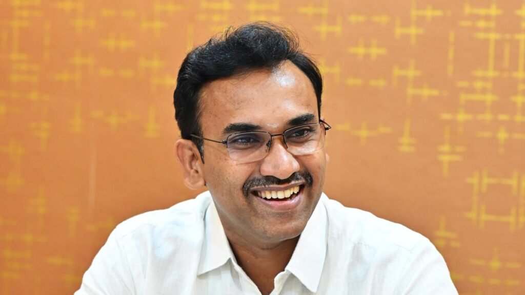 तमिलनाडु के मंत्री केजी अरुणराज का साक्षात्कार | ‘वोट के बदले नोट और भ्रष्टाचार के दुष्चक्र में फंस गईं द्रविड़ पार्टियां’ तमिलनाडु के मंत्री केजी अरुणराज का साक्षात्कार | 'वोट के बदले नोट और भ्रष्टाचार के दुष्चक्र में फंस गईं द्रविड़ पार्टियां'