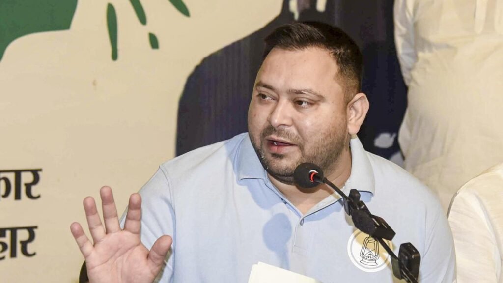 तेजस्वी यादव का कहना है कि नीतीश और बीजेपी को वंशवाद की राजनीति पर बोलने का कोई नैतिक अधिकार नहीं है