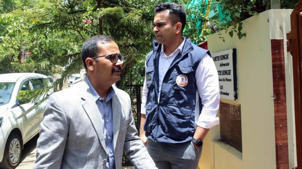 त्विशा सिंह मौत मामला: मध्य प्रदेश HC ने सेवानिवृत्त न्यायाधीश गिरिबाला सिंह की अग्रिम जमानत रद्द कर दी त्विशा सिंह मौत मामला: मध्य प्रदेश HC ने सेवानिवृत्त न्यायाधीश गिरिबाला सिंह की अग्रिम जमानत रद्द कर दी