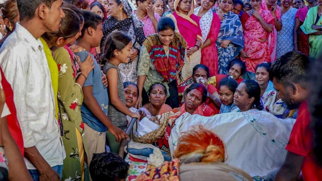 पुणे में जहरीली शराब से मरने वालों की संख्या बढ़कर 22 हुई; कई अधिकारी निलंबित