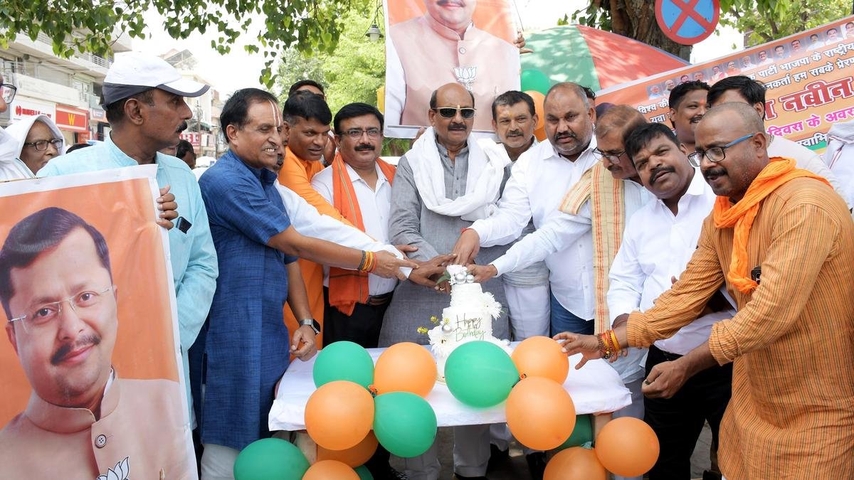 बीजेपी अध्यक्ष नितिन नबीन का जन्मदिन: पटना में दृष्टिबाधित बच्चों के बीच बांटी गई मेलोडी चॉकलेट