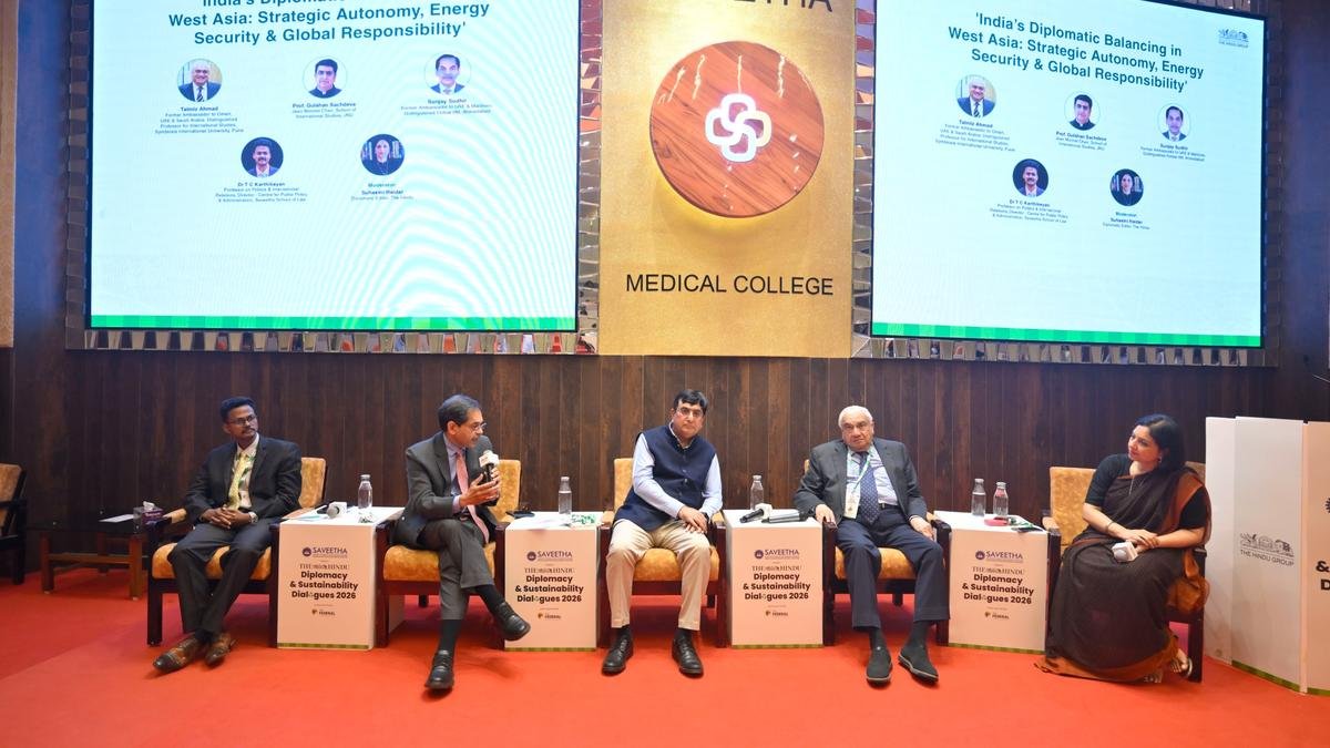 भारत को पश्चिम एशिया में सुरक्षा के गारंटर के रूप में अमेरिका द्वारा छोड़े गए शून्य में कदम रखना चाहिए था: तलमीज़ अहमद