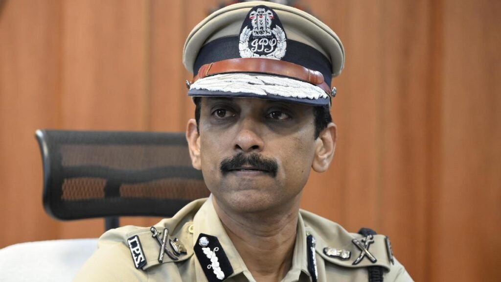 मद्रास उच्च न्यायालय ने रियल एस्टेट डेवलपर के खिलाफ गुंडा अधिनियम मामले में चेन्नई के पूर्व पुलिस आयुक्त अरुण को तलब किया मद्रास उच्च न्यायालय ने रियल एस्टेट डेवलपर के खिलाफ गुंडा अधिनियम मामले में चेन्नई के पूर्व पुलिस आयुक्त अरुण को तलब किया