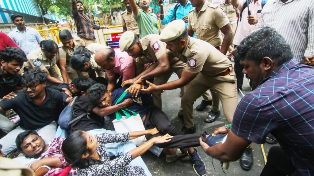 'सर्जरी, वित्त, पारिवारिक दबाव': NEET के पुनर्परीक्षण में अभ्यर्थी कई मोर्चों पर लड़ रहे हैं
