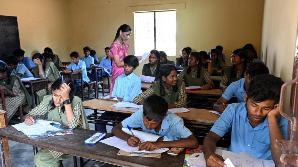 स्कूल शिक्षकों, कर्मचारियों की उपस्थिति के लिए AI, GIS-सक्षम कर्तव्य-KAAMS ऐप लॉन्च किया गया