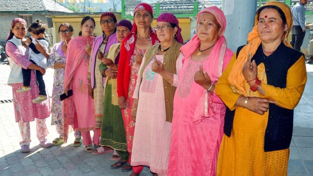 हिमाचल पंचायत चुनाव: पहले चरण में 78.53% मतदान, महिला मतदाताओं की संख्या पुरुषों से अधिक हिमाचल पंचायत चुनाव: पहले चरण में 78.53% मतदान, महिला मतदाताओं की संख्या पुरुषों से अधिक