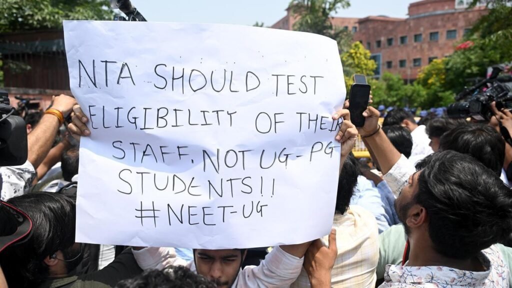 NEET-UG 2026: NTA ने पुन: परीक्षा के पेपर ‘लीक’ या ‘बिक्री’ के दावों को खारिज किया, कार्रवाई की चेतावनी दी NEET-UG 2026: NTA ने पुन: परीक्षा के पेपर 'लीक' या 'बिक्री' के दावों को खारिज किया, कार्रवाई की चेतावनी दी