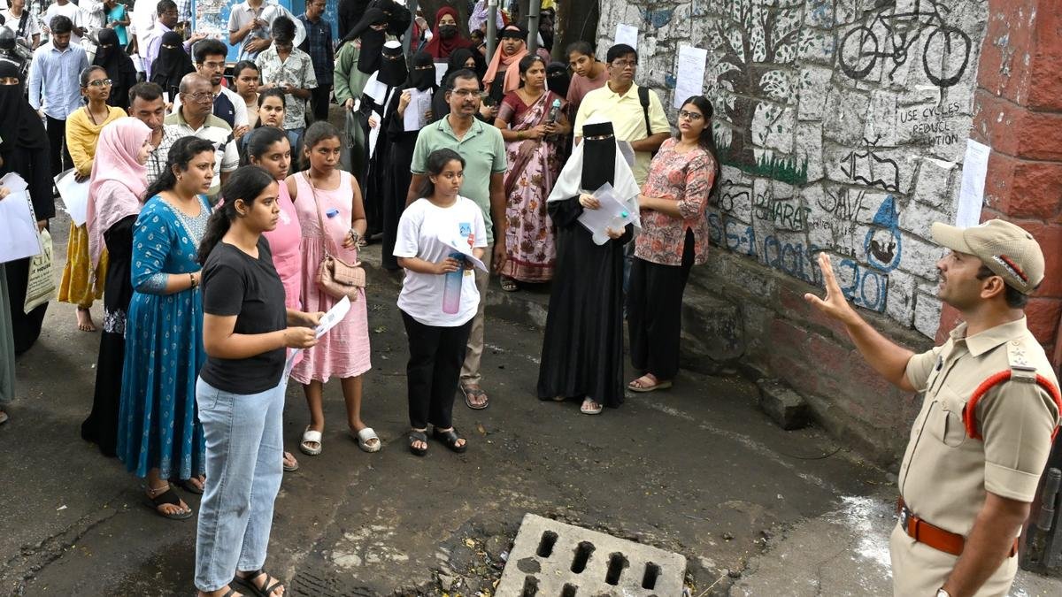 कड़ी सुरक्षा के बीच 20 लाख से अधिक मेडिकल अभ्यर्थी NEET-UG 2026 की पुन: परीक्षा में शामिल हुए
