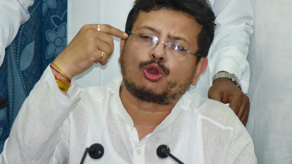 कलकत्ता HC ने स्पीकर द्वारा विपक्ष के नेता के रूप में निष्कासित टीएमसी विधायक रीताब्रत बनर्जी की नियुक्ति पर सवाल उठाए