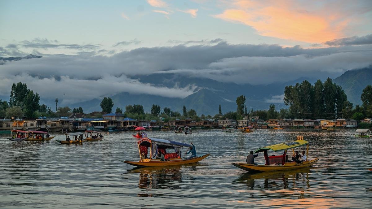 कश्मीर में सिकुड़ते जलाशयों पर चिंता के बीच नागरिक समाज समूह ने जल सुरक्षा आयोग का प्रस्ताव रखा है